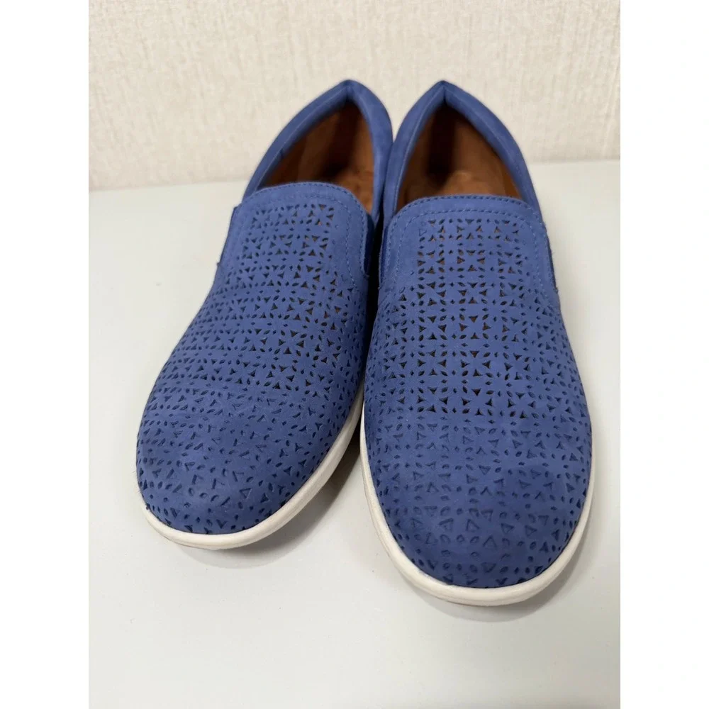 Walking Cradles Womens Blue Laser Cut Leather Slip On‎ Loafers Size 9.5 S Slim